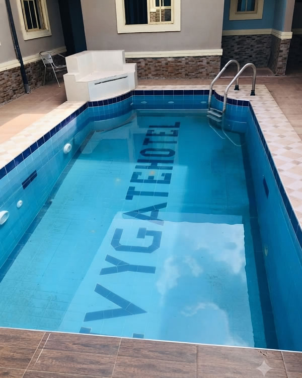 ivygate_swimming_pool